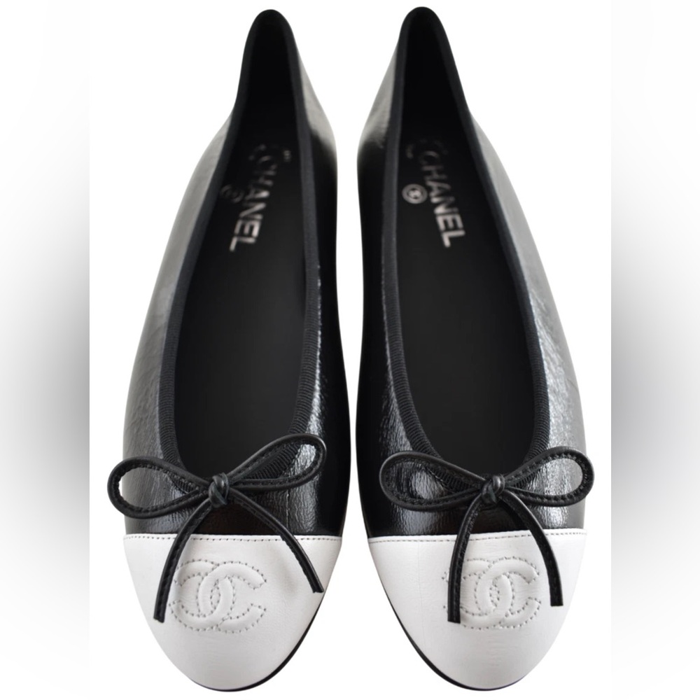 Chanel 26S Black White Crumpled Shiny Lambskin CC Bow Ballet Ballerina Flat 39 - Picture 2 of 16